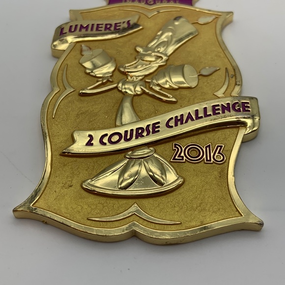 RARE Disney Beauty & The Beast Lumiere's Inaugural 2 Course Challenge 2016 Medal - Picture 6 of 13